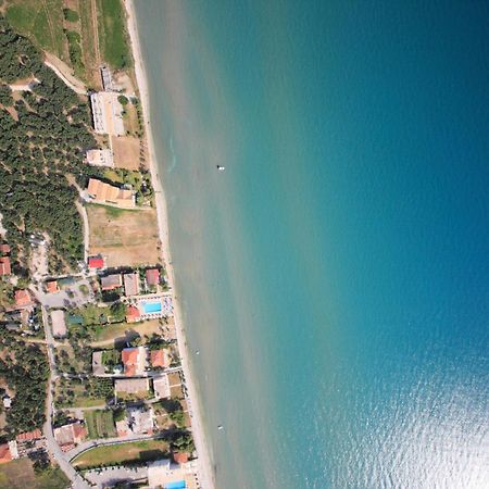 Paradise Elegant Apartments - Perfect Escape On The Beach Alikész Kültér fotó