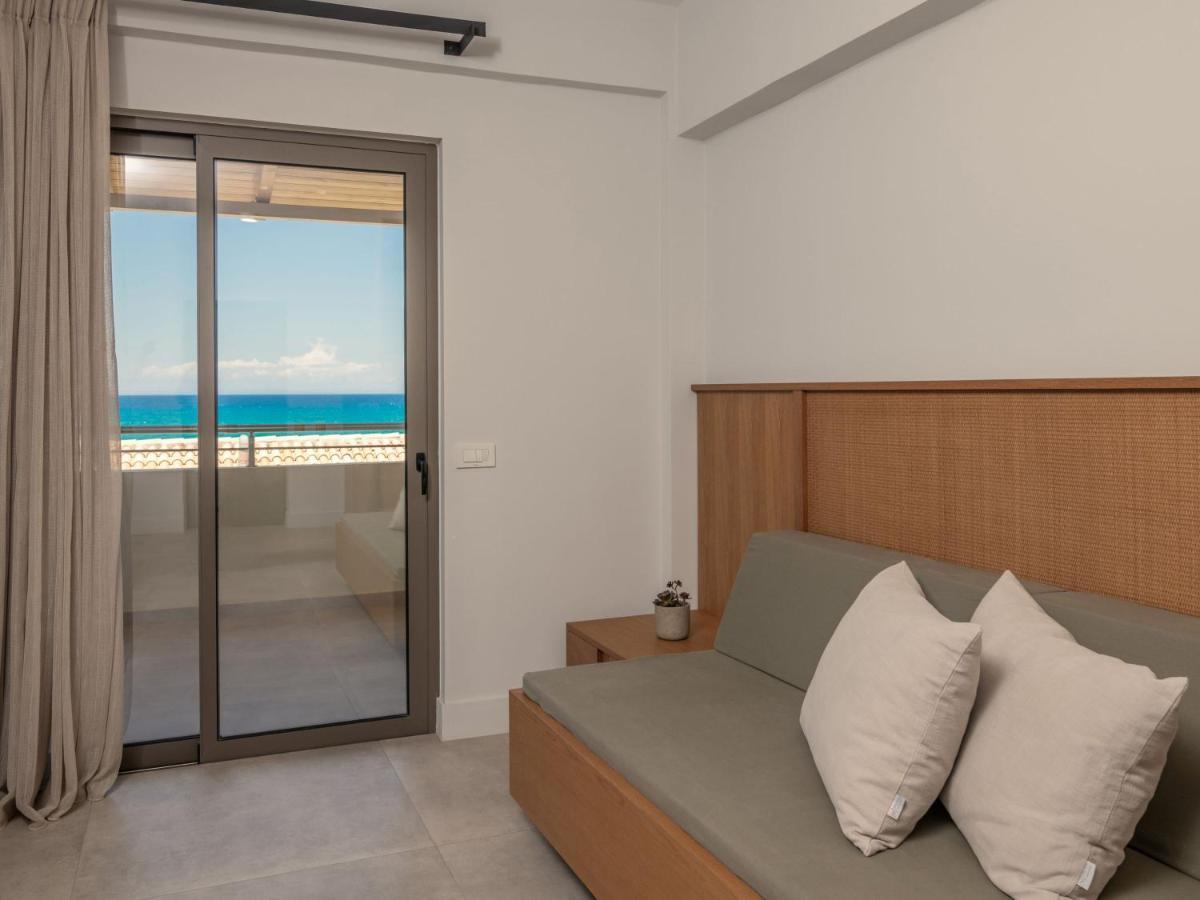 Paradise Elegant Apartments - Perfect Escape On The Beach Alikész Kültér fotó